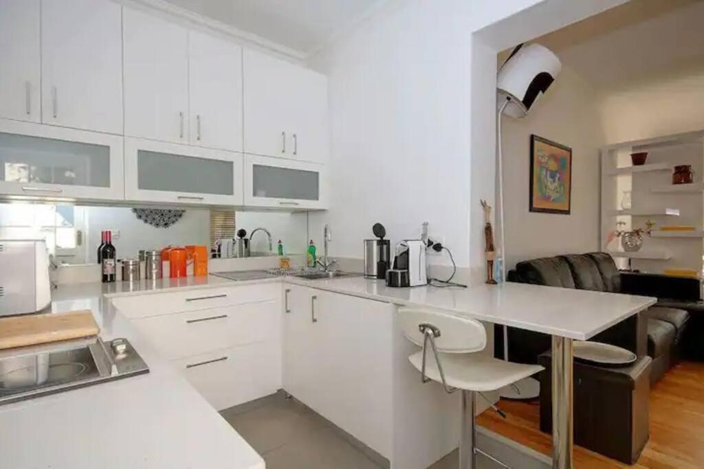 Camps Bay With Private Patio Apartment *